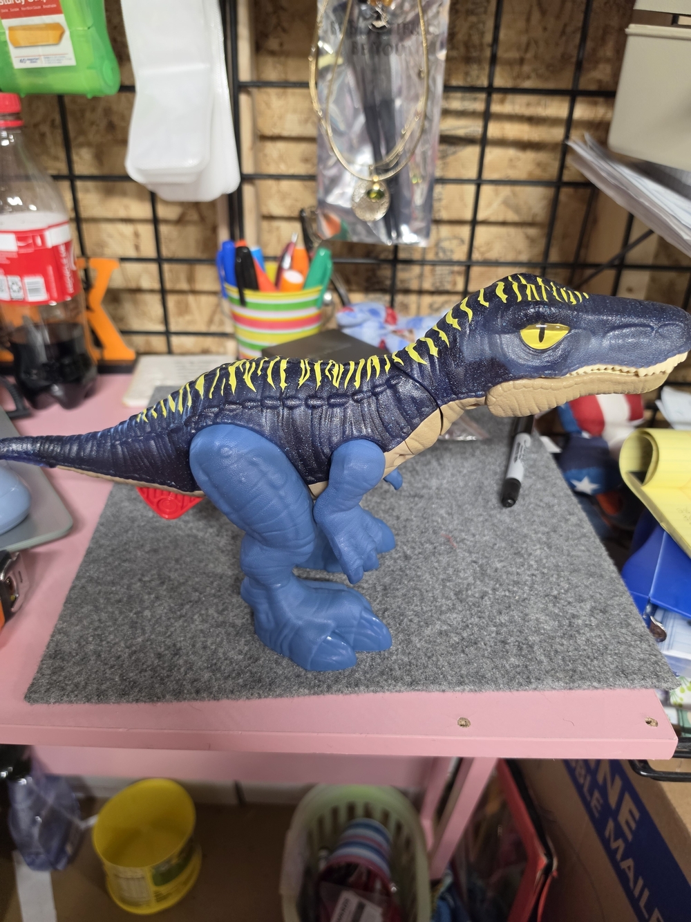 AT-1 Jurassic Park Growl & Glow Diansour